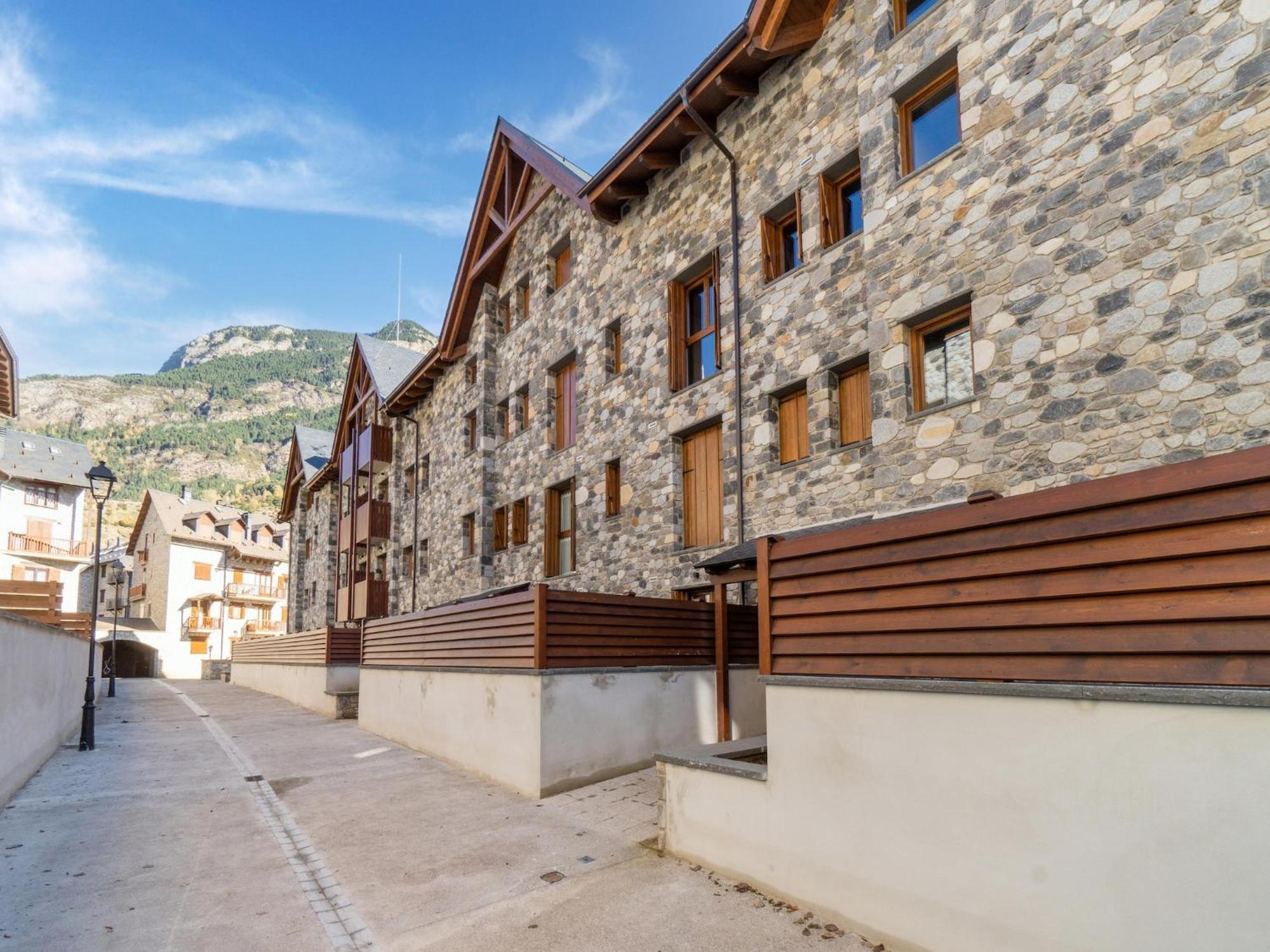 Natusliving Benasque E Apartment Luaran gambar