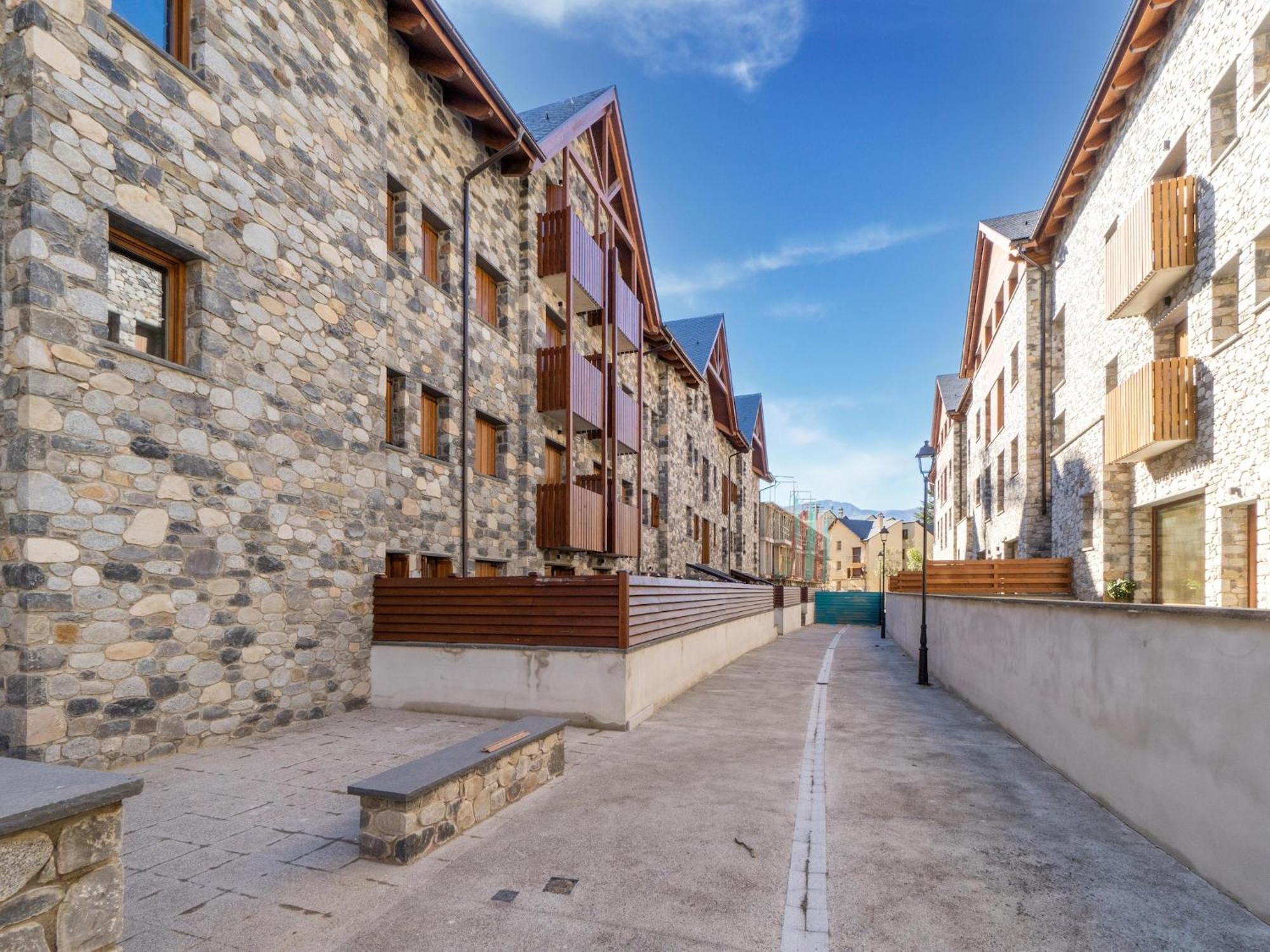 Natusliving Benasque E Apartment Luaran gambar