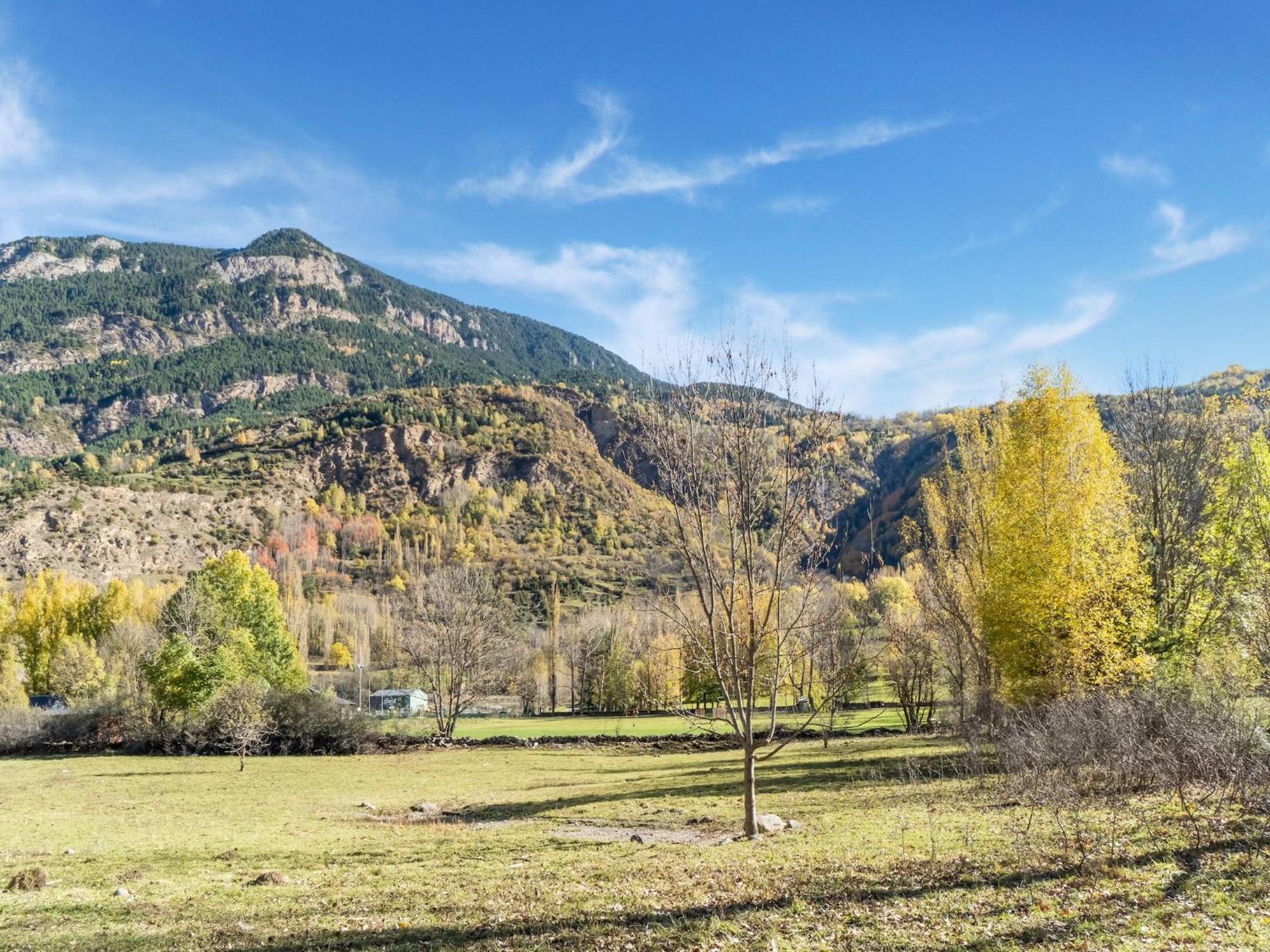 Natusliving Benasque E Apartment Luaran gambar