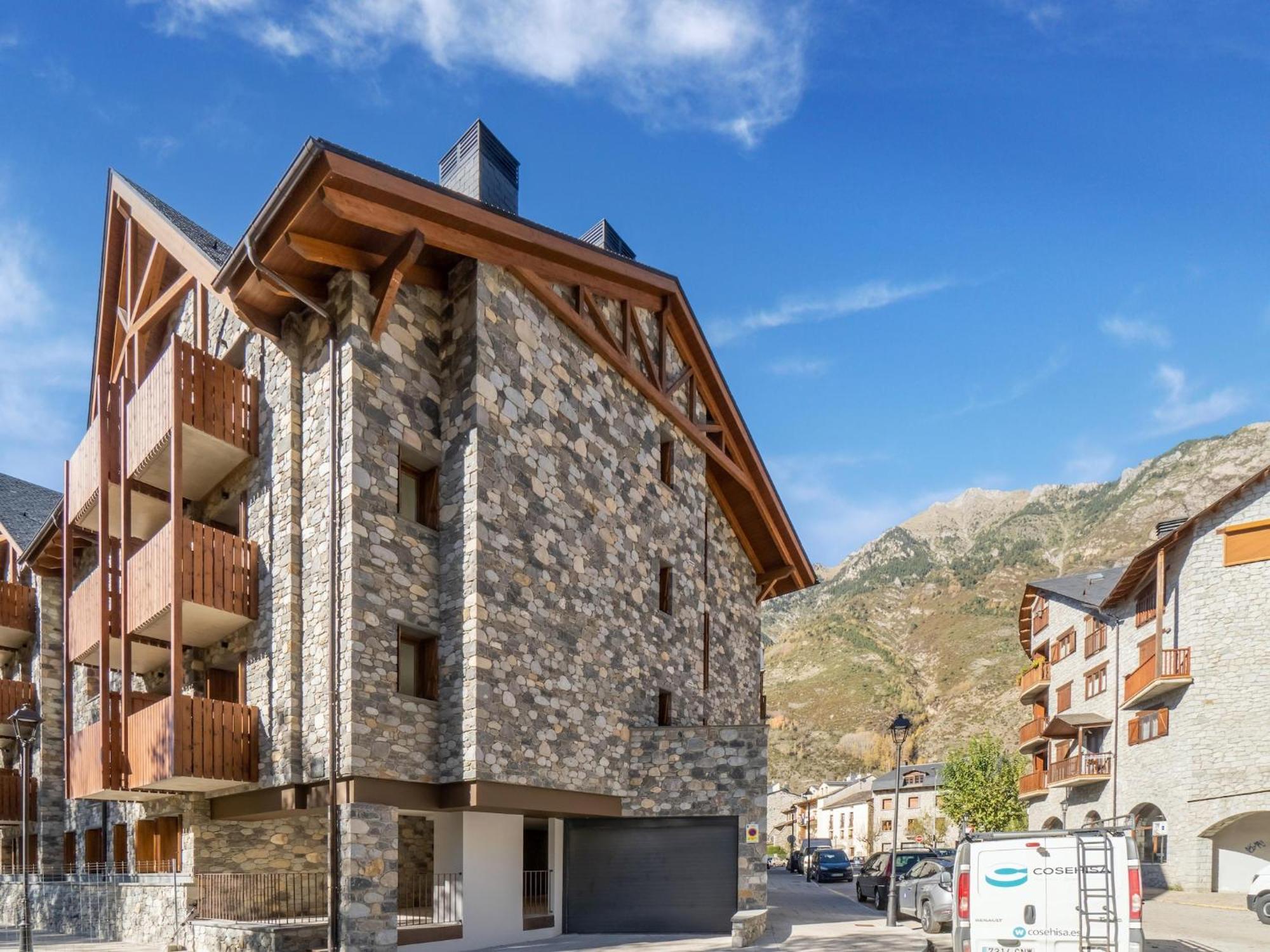 Natusliving Benasque E Apartment Luaran gambar